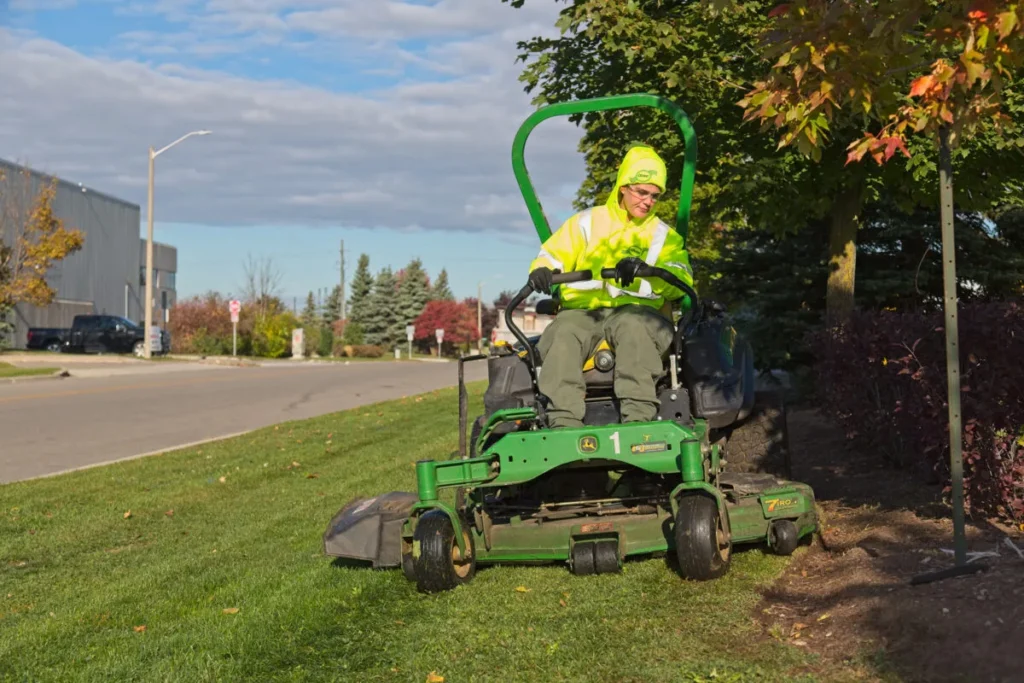 clintar-company-lawn-mower
